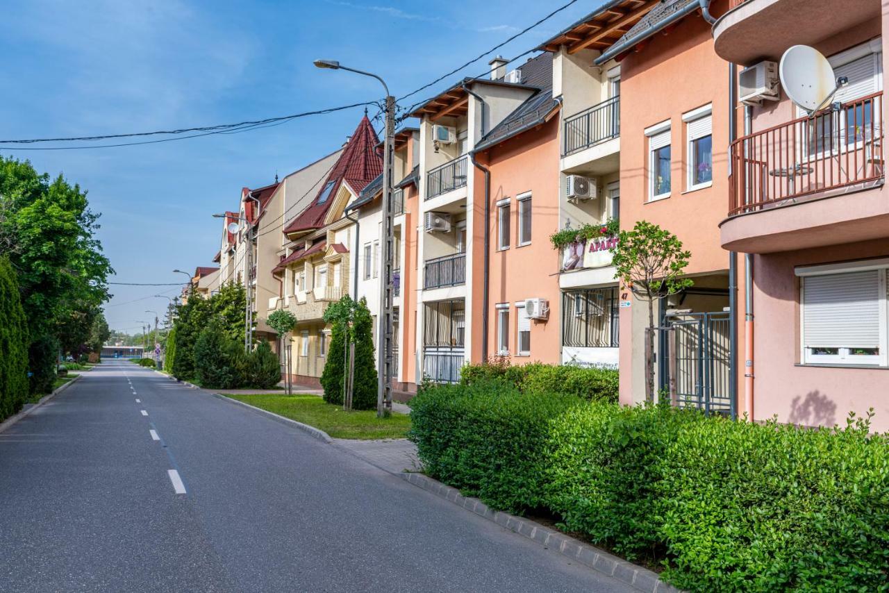 Bella Apartments No1 Hajduszoboszlo Exterior photo